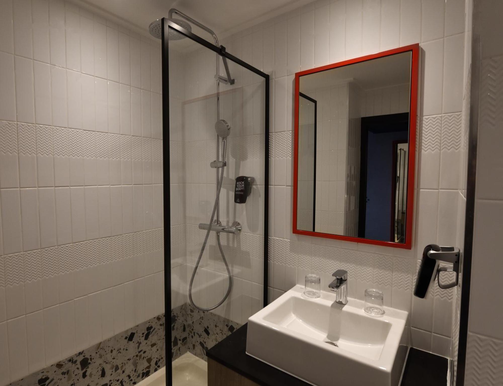 Ibis Styles Abidjan Plateau Hotel Ngoại thất bức ảnh