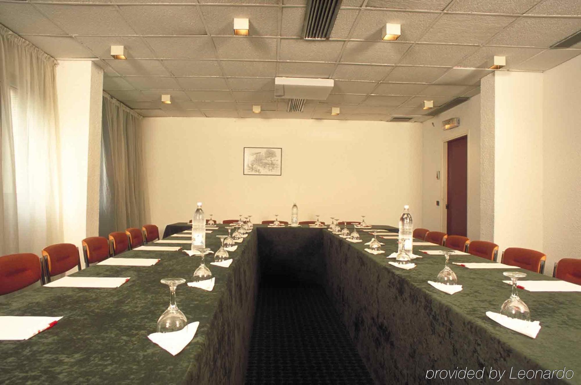 Ibis Styles Abidjan Plateau Hotel Ngoại thất bức ảnh