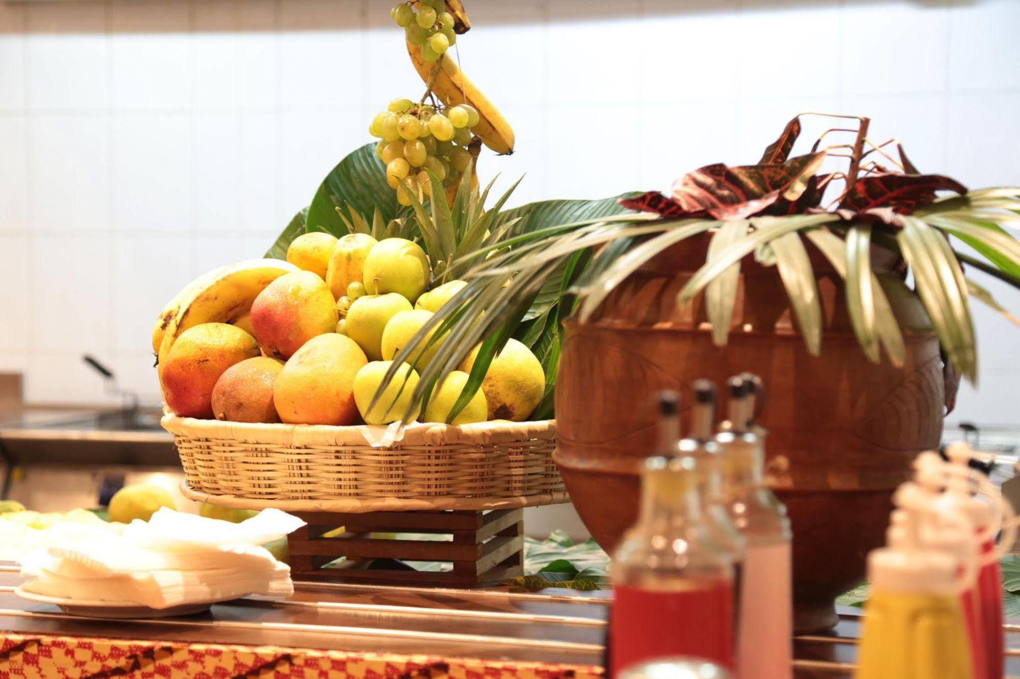 Ibis Styles Abidjan Plateau Hotel Ngoại thất bức ảnh