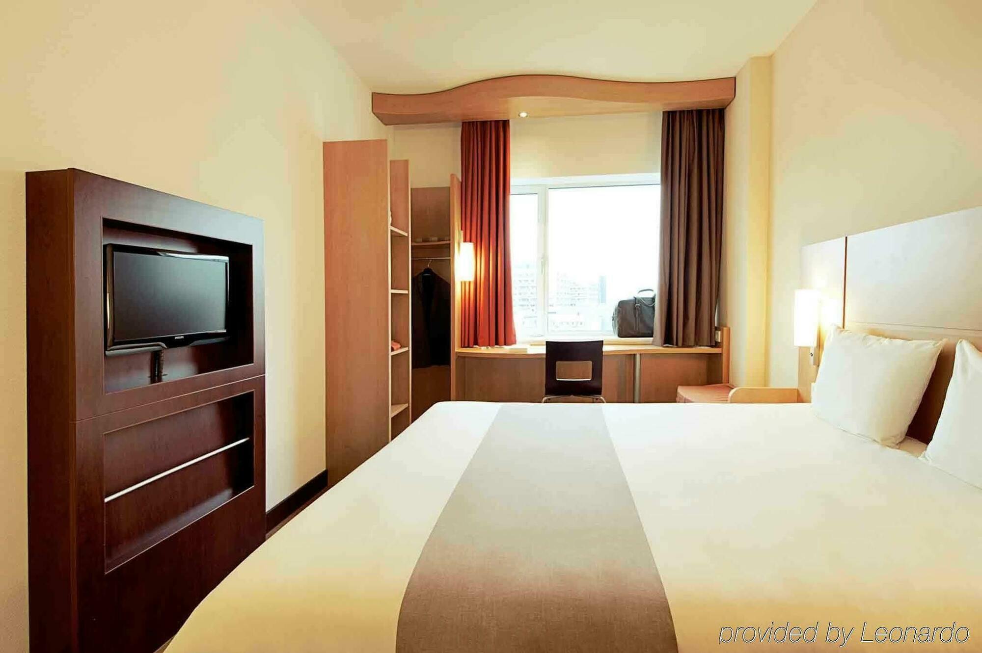 Ibis Styles Abidjan Plateau Hotel Ngoại thất bức ảnh